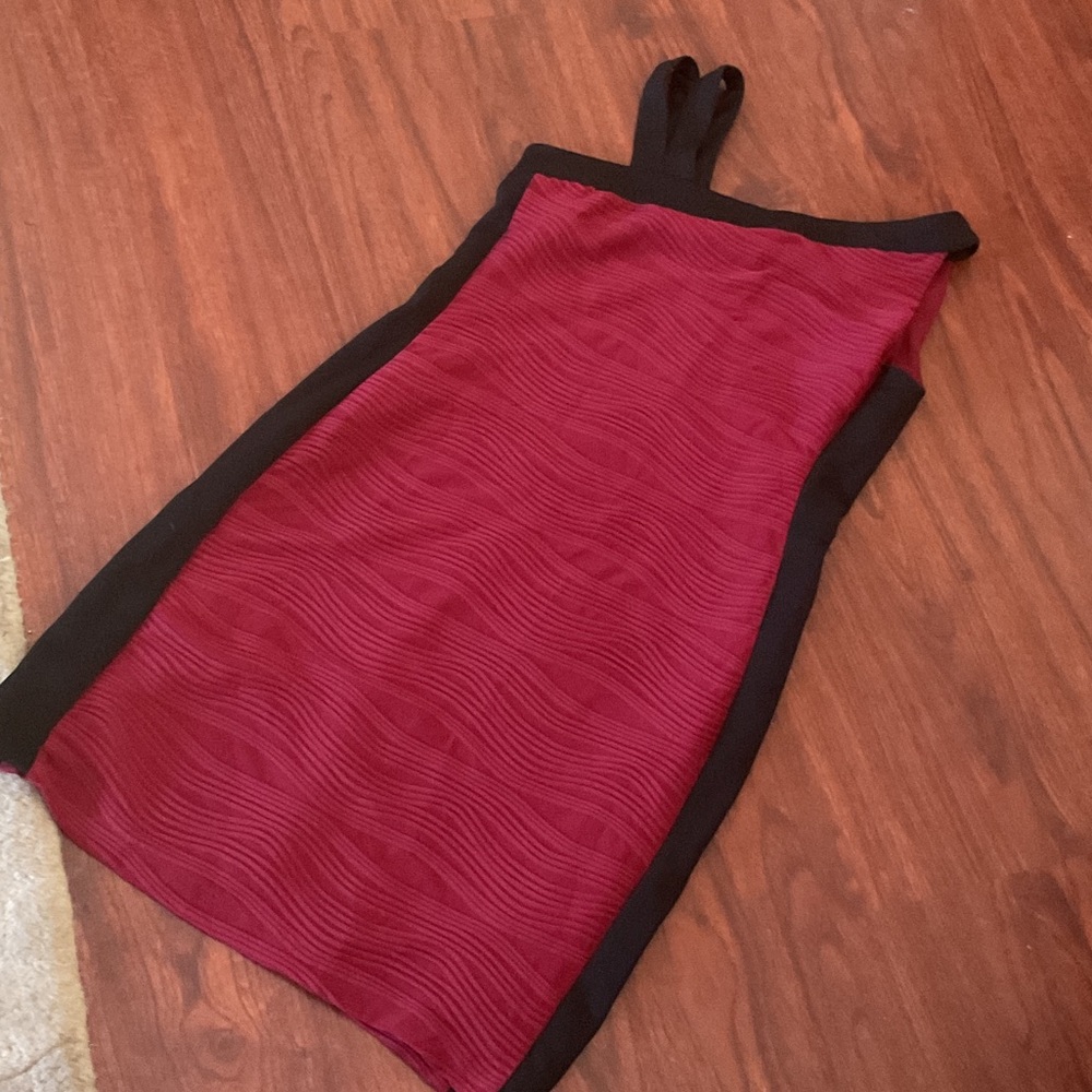 Enfocus Studio Red & Black Dress with beautiful straps & slimming sides size 8